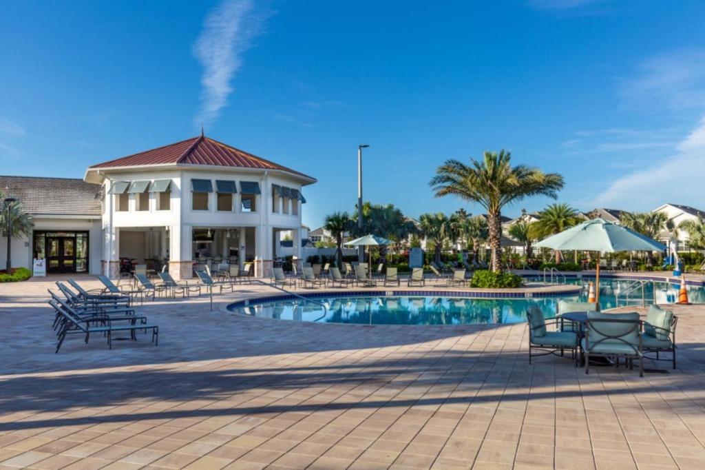 6 Bedroom- 5 Bathroom Storey 4371 Rs Casa de férias Kissimmee