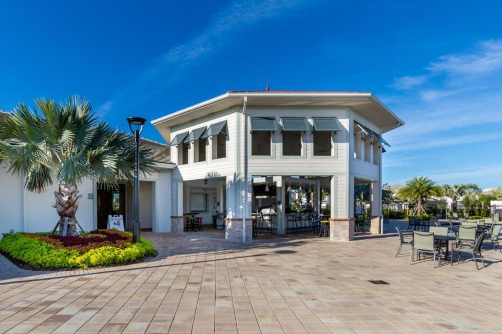 6 Bedroom- 5 Bathroom Storey 4371 Rs Kissimmee