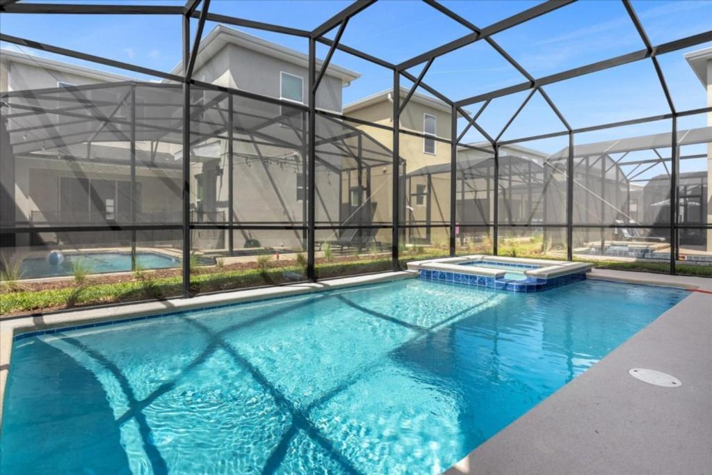 6 Bedroom- 5 Bathroom Storey 4371 Rs Casa de férias Kissimmee